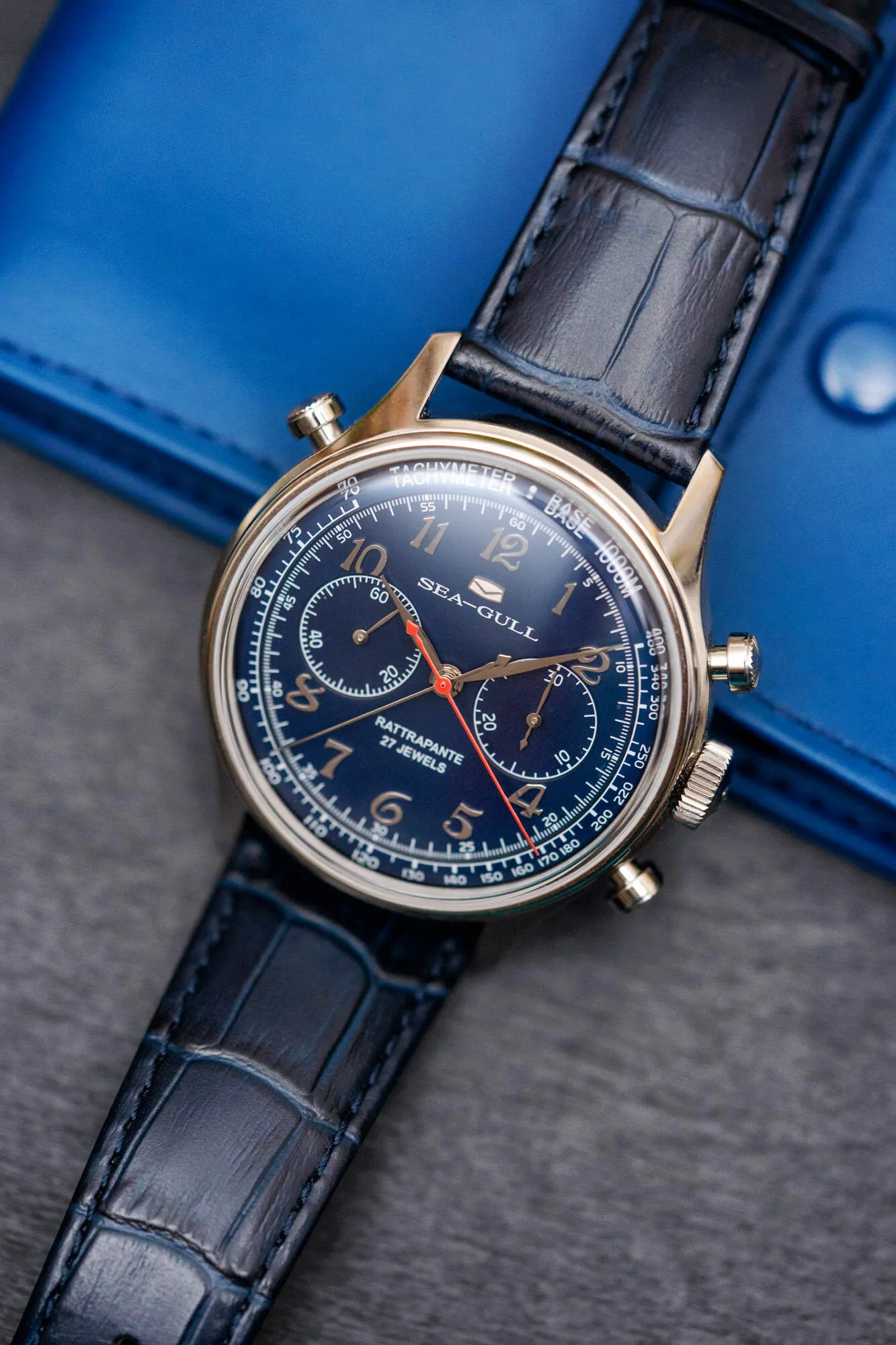 Daul chrono chasing seconds hand wathch