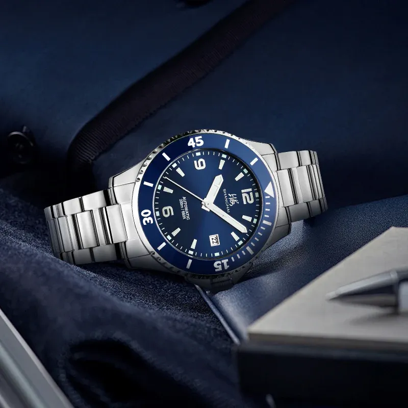 200m dive watch