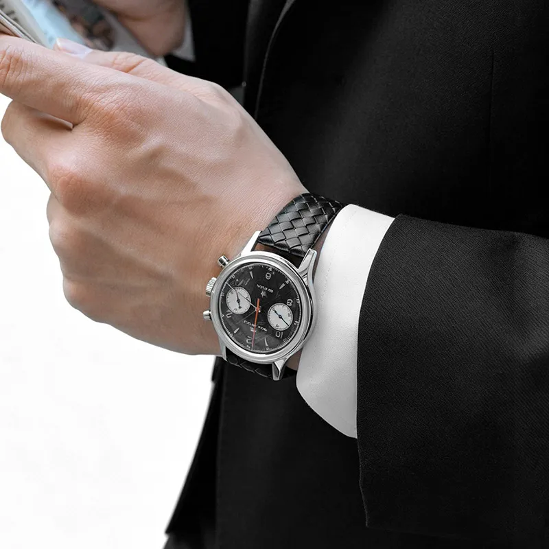 Business-casual chronograph