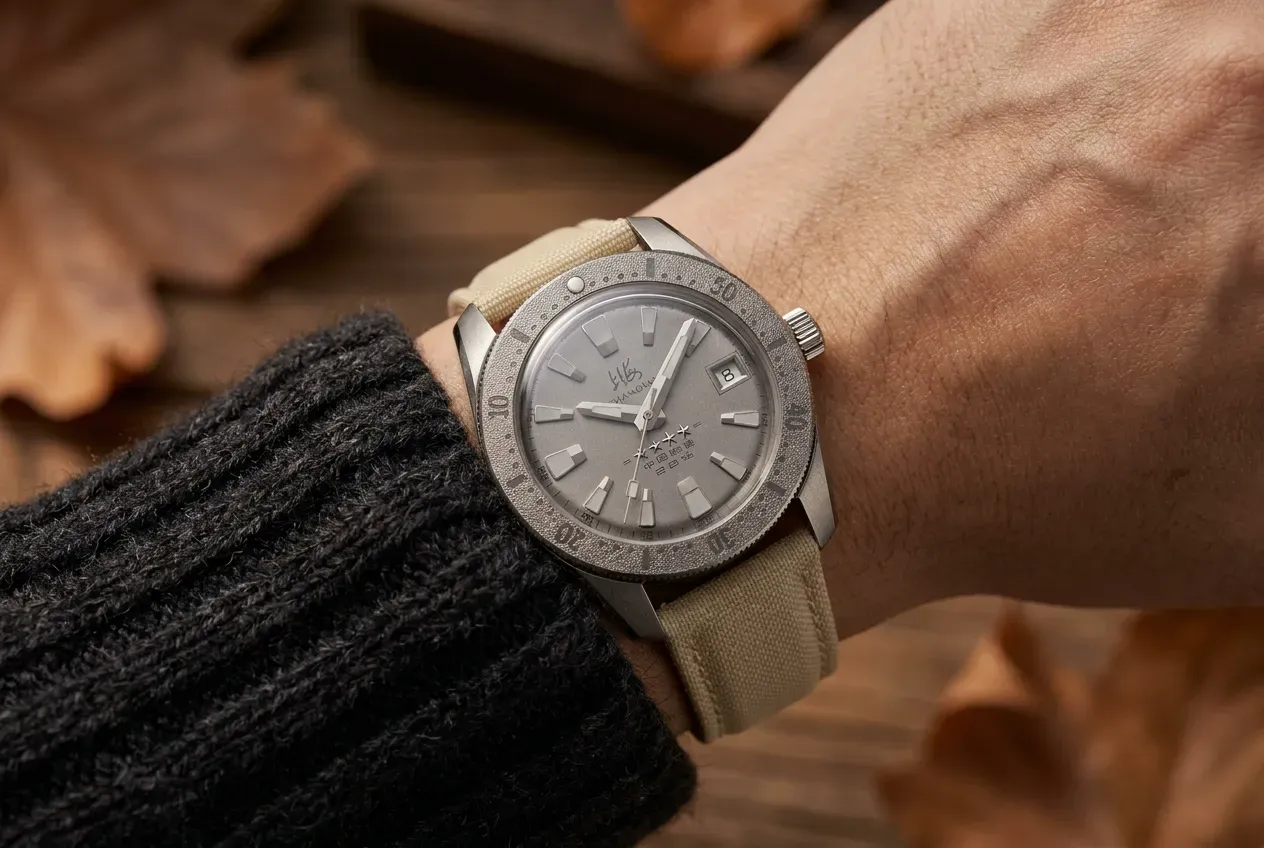 114 Military Silver Grey with a textured cool-weather cuff